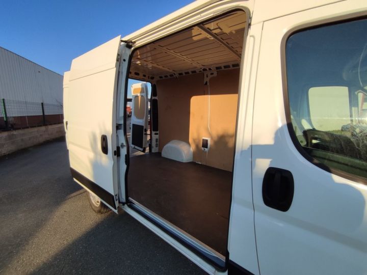 Utilitaire léger Peugeot Boxer Autre FG Asphalt 333 L2H2 BlueHDi 120 Blanc - 28