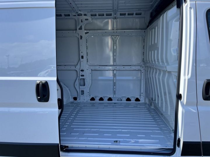 Utilitaire léger Peugeot Boxer Autre FG L2H2 3.3 120CH BLUEHDI S&S Blanc - 6