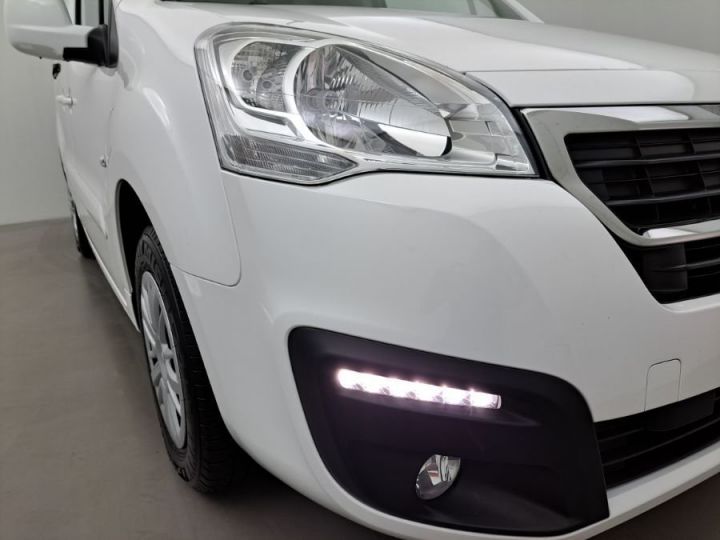 Utilitaire léger Peugeot Partner Autre FOURGON ELECTRIQUE PREMIUM LONG ELECTRIQUE 3PL Blanc - 24