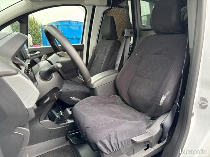 Utilitaire léger Renault Kangoo Autre FOURGON 1.5 BLUEDCI 95CH GRAND-CONFORT SESAME-OUVRE-TOI Blanc - 15