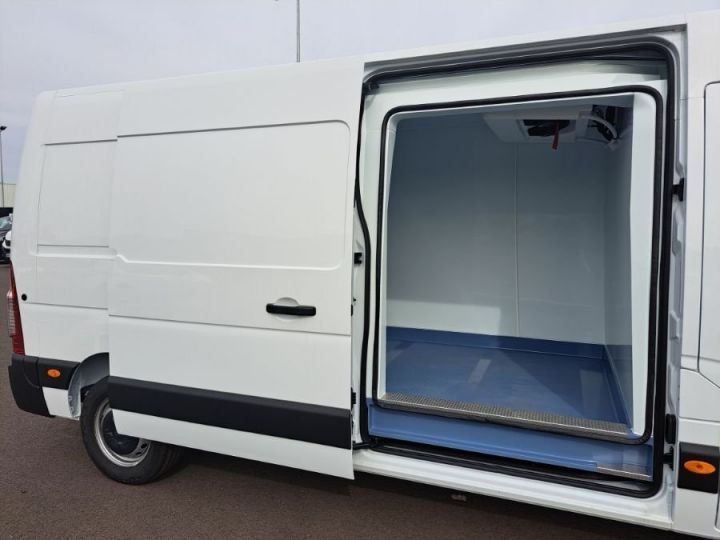 Utilitaire léger Renault Master Autre FOURGON FRIGO L3H2 145 CV 47900E HT Blanc - 22