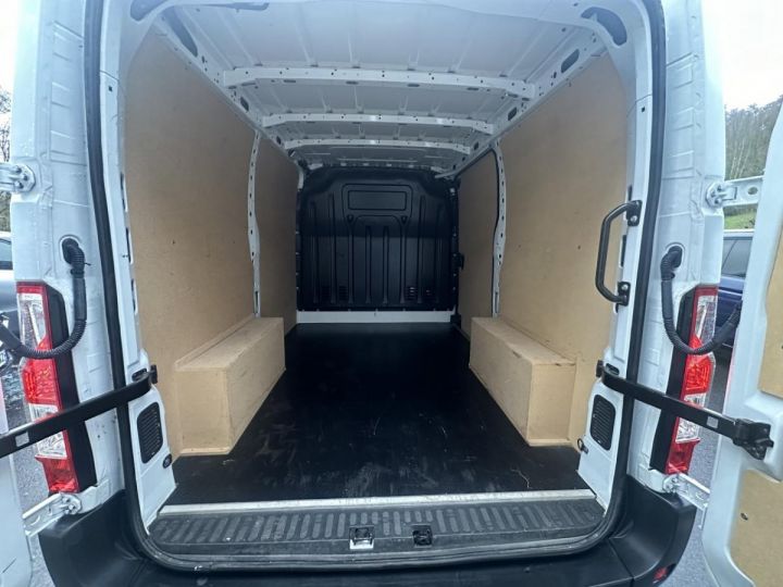 Utilitaire léger Renault Master Autre Grand Confort F3300 L1H1 2.3 Blue dCi - 135  Fourgon L1H1 Traction Tva Recuperable + Gps + Ca BLANC - 12