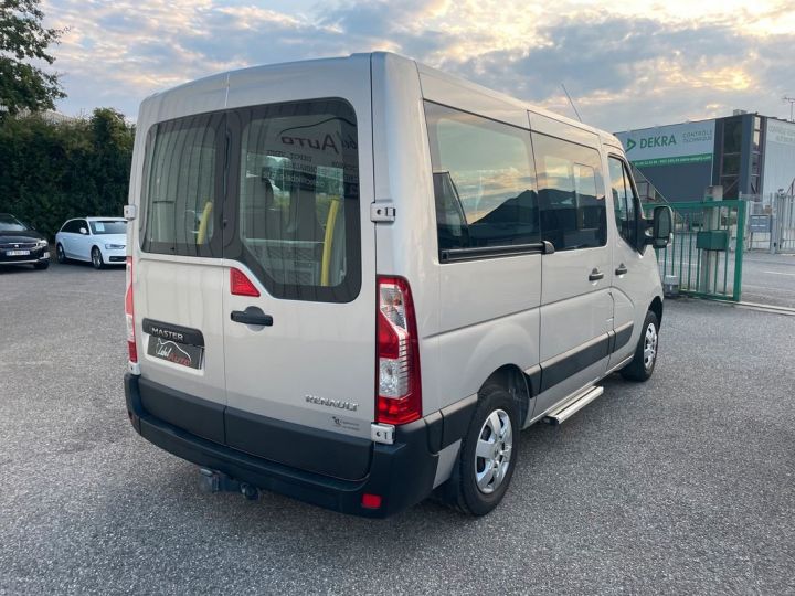 Utilitaire léger Renault Master Autre III COMBI L1H1 DCI 145 S-S 8 Places TPMR 1°main 18400 Km certifié Chariot électrique 400 kg Attelage Bluetooth TVA Apparente Garantie 6 mois Gris - 4