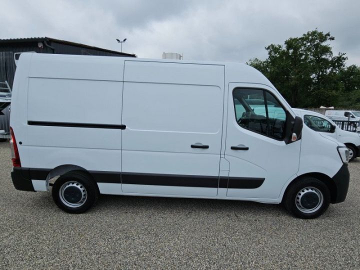 Utilitaire léger Renault Master Autre III FG F3300 L2H2 2.3 BLUE DCI 135CH GRAND CONFORT EURO6 Blanc - 2