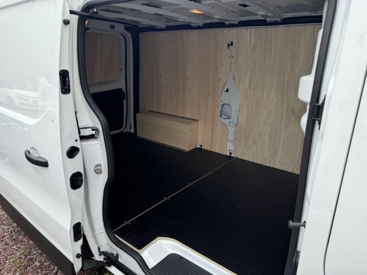 Utilitaire léger Renault Trafic Autre BLANC STANDARD - 4