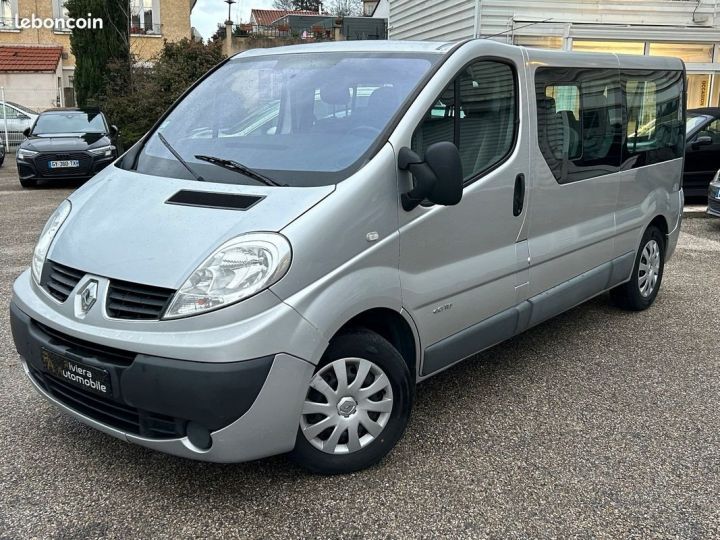 Utilitaire léger Renault Trafic Autre 2.0 Dci 115 Cv Phase II Grand Passenger L2H1 9 Places Gris - 1