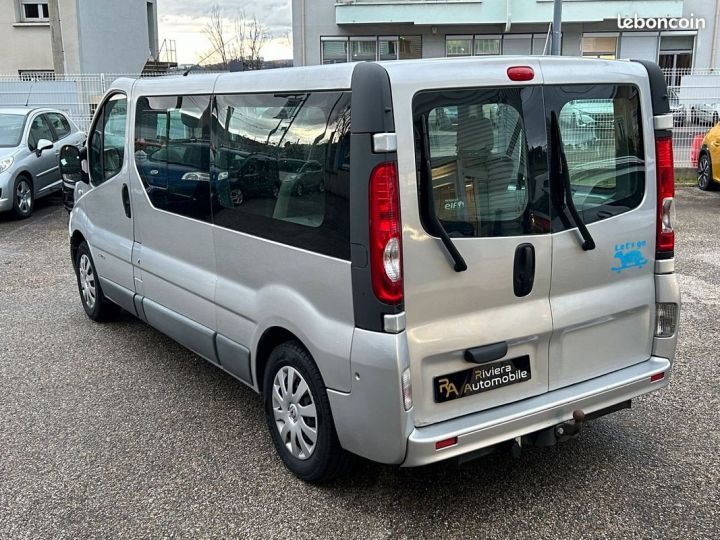 Utilitaire léger Renault Trafic Autre 2.0 Dci 115 Cv Phase II Grand Passenger L2H1 9 Places Gris - 4