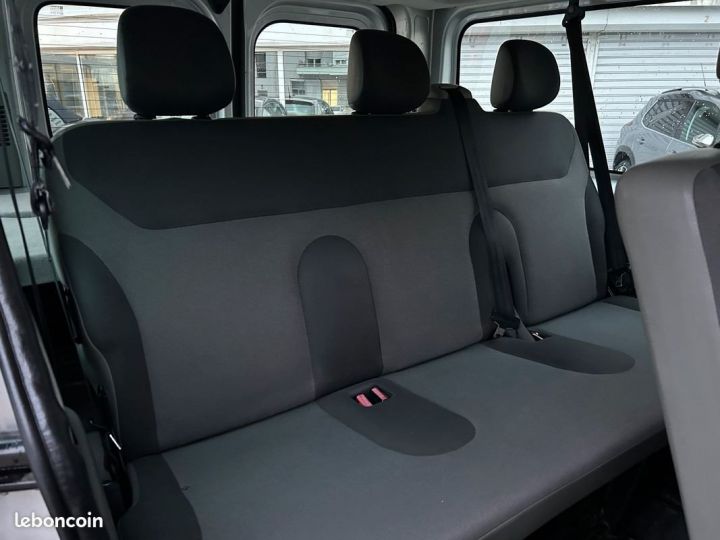 Utilitaire léger Renault Trafic Autre 2.0 Dci 115 Cv Phase II Grand Passenger L2H1 9 Places Gris - 8