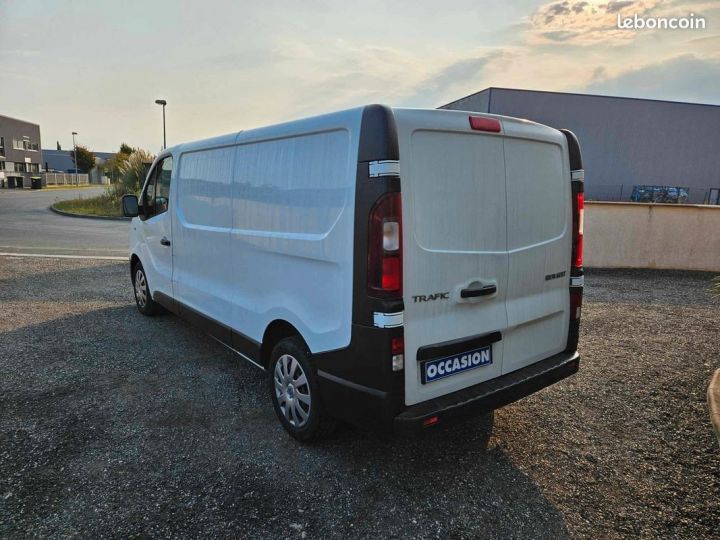 Utilitaire léger Renault Trafic Autre 3 fourgon phase 2 grand confort l2h1 2.0dci 120cv boite 6 vitesses garantie 12 mois valabe chez Blanc - 10