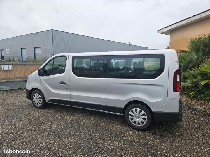 Utilitaire léger Renault Trafic Autre 3 PHASE 2 COMBI L2 2.0 écoDCI 145 cv 9 PLACES GARANTIE EUROPE 24 MOIS VALABLE CHEZ Gris - 7