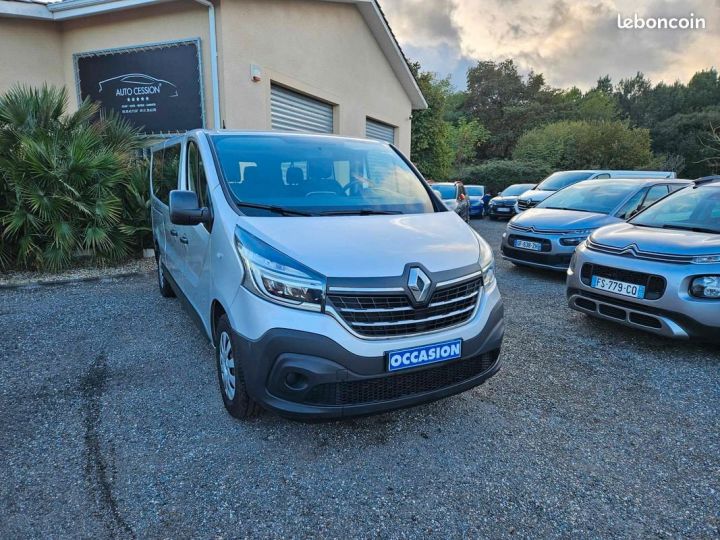 Utilitaire léger Renault Trafic Autre 3 PHASE 2 COMBI L2 2.0 écoDCI 145 cv 9 PLACES GARANTIE EUROPE 24 MOIS VALABLE CHEZ Gris - 9