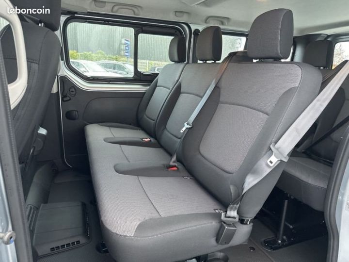 Utilitaire léger Renault Trafic Autre Combi L1 2.0 Blue dCi 150ch S&S Zen 9 places E6E Gris - 11