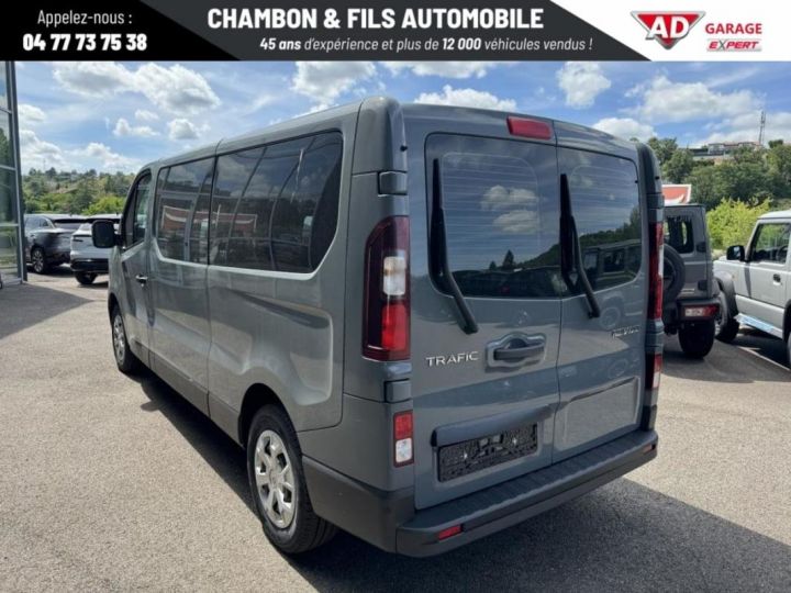 Utilitaire léger Renault Trafic Autre combi L2 dCi 150 Zen 9 places PRIX HT Gris - 7