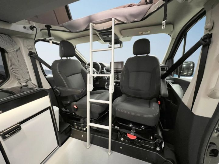 Utilitaire léger Renault Trafic Autre FLEX 5 ANTILOPE VAN L1H1 CONFORT + BLUEDCI 150 EDC VAN AMENAGE 5 PLACES 4 COUCHAGES Gris Métalisée - 13