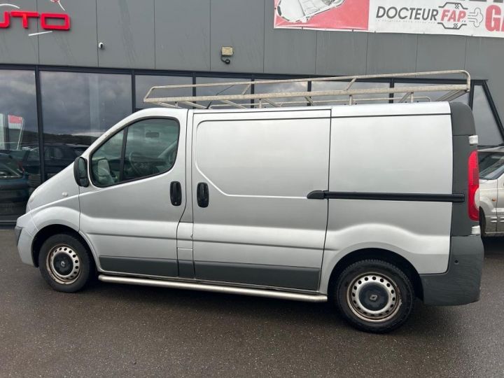 Utilitaire léger Renault Trafic Autre FOURGON FGN 2.0 DCI 90 L1H1 1000 KG GENERIQUE Gris - 3