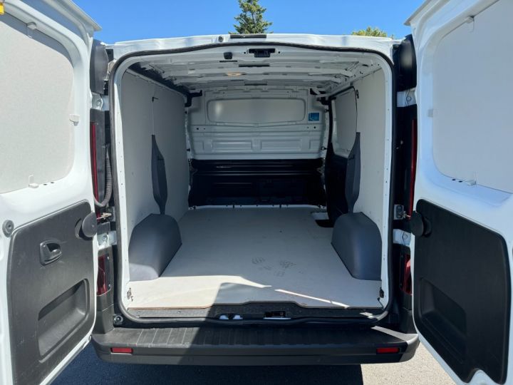 Utilitaire léger Renault Trafic Autre FOURGON GRAND CONFORT L1H1 2,0 dci 130ch 23325 HT Blanc - 15