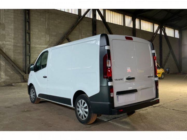 Utilitaire léger Renault Trafic Autre Fourgon L1H1 1000 Kg 2.0 dCi 120 Grand Confort Blanc - 3