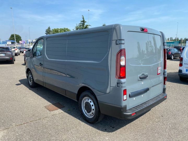 Utilitaire léger Renault Trafic Autre FOURGON L1H1 3T BLUE DCI 130 GSR2 RED EDITION 3PL NOUVEAU RESTYLÉ Gris Foncé - 2