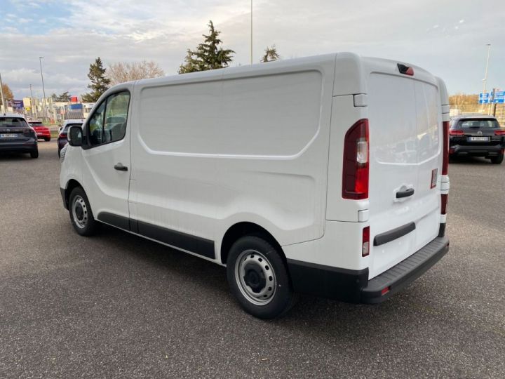 Utilitaire léger Renault Trafic Autre FOURGON L1H1 3T BLUE DCI 150 GSR2 RED EDITION Blanc - 2