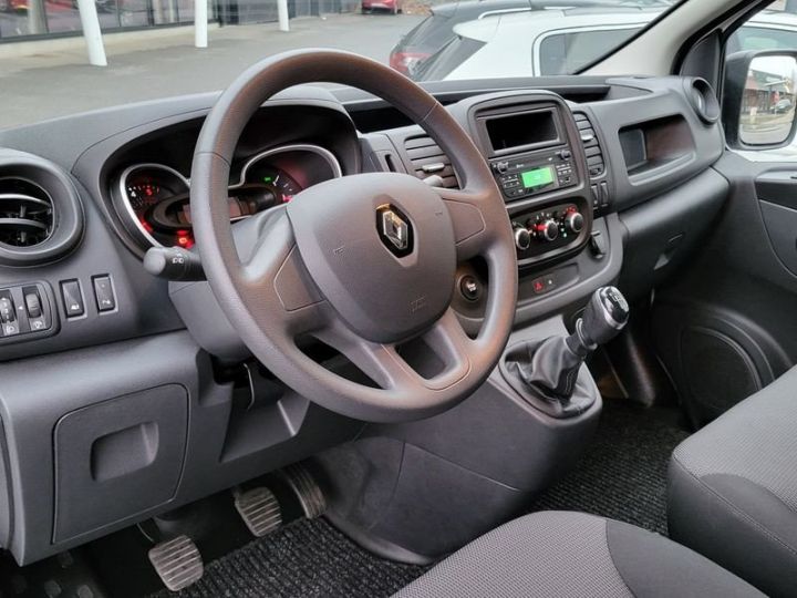 Utilitaire léger Renault Trafic Autre Fourgon L2H1 2.0 dci 120 CH Led Keyless 3 Places Garantie 6 ans 289HT-mois Blanc - 5