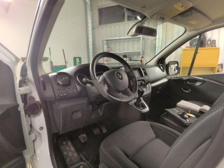 Utilitaire léger Renault Trafic Autre FOURGON L2H1 2.0 DCI 120 GRAND CONFORT Blanc - 3