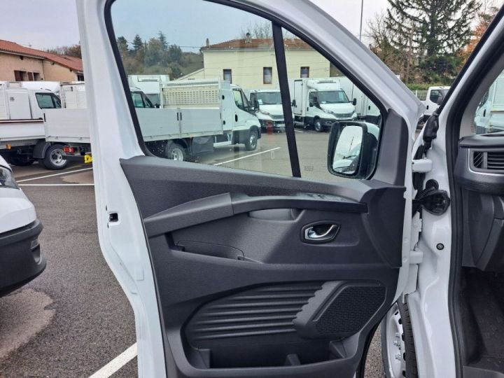 Utilitaire léger Renault Trafic Autre FOURGON L2H1 3T BLUE DCI 150 GSR2 RED EDITION 3PL NOUVEAU Blanc - 25