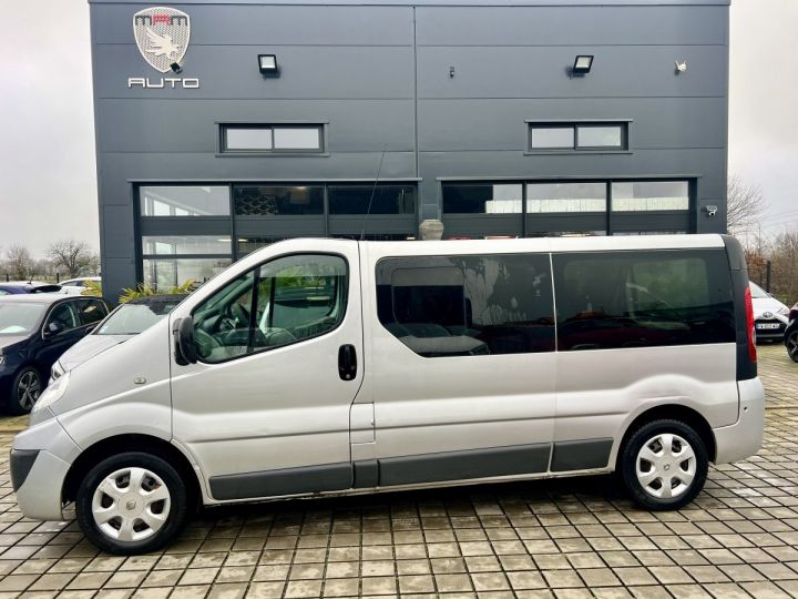 Utilitaire léger Renault Trafic Autre II Autobus/Autocar (JL) 2.0 dCi 90 (90Ch) Gris Clair Métallisé - 1