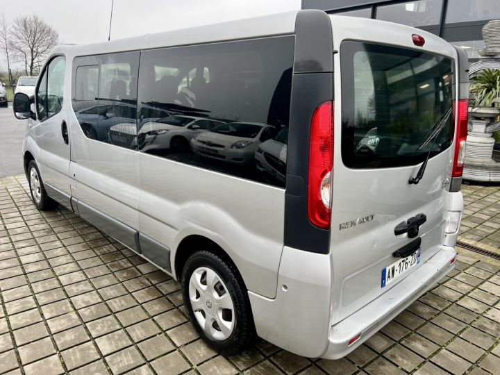 Utilitaire léger Renault Trafic Autre II Autobus/Autocar (JL) 2.0 dCi 90 (90Ch) Gris Clair Métallisé - 4