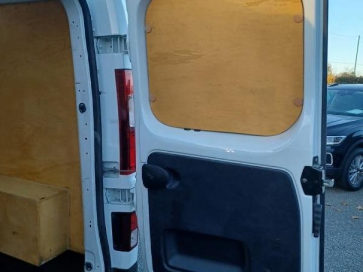 Utilitaire léger Renault Trafic Autre III FOURGON L1H1 1.6 DCi 90CV, HISTORIQUE D ENTRETIEN A JOUR, PAS DE FAP d'ADBLUE Blanc - 11