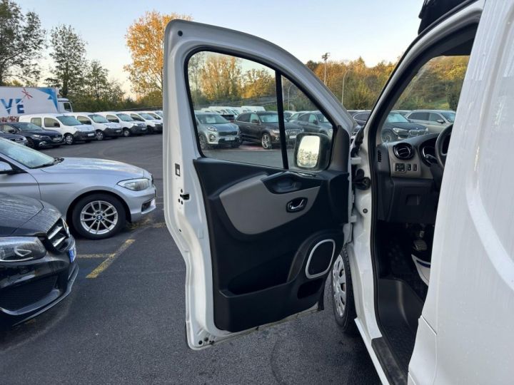 Utilitaire léger Renault Trafic Autre L1H1 1000 Kg 1.6 dCi - 95  Fourgon Grand Confort BARRE DE TOIT + CLIM BLANC - 24