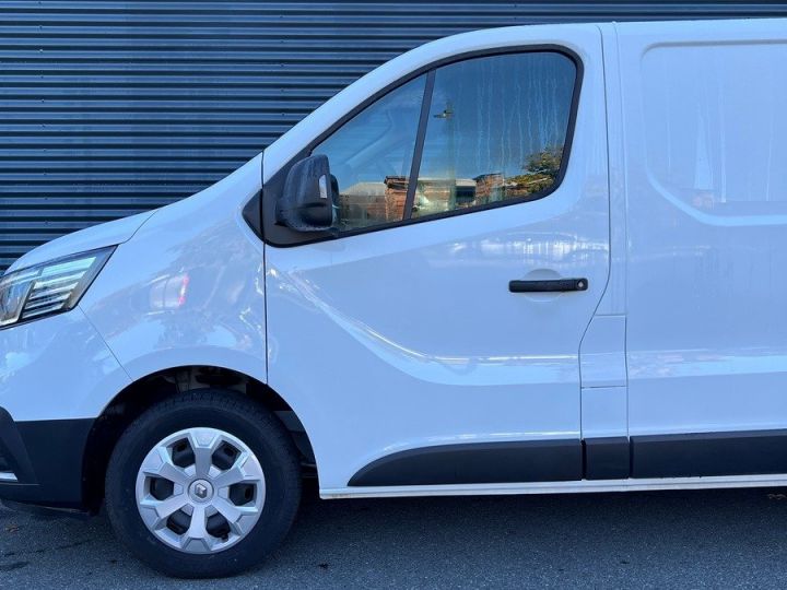 Utilitaire léger Renault Trafic Autre L1H1 2T8 2.0 Blue dCi 130ch Confort Led pure vision/ CarPlay/ TVA Récupérable Blanc Métallisé - 3