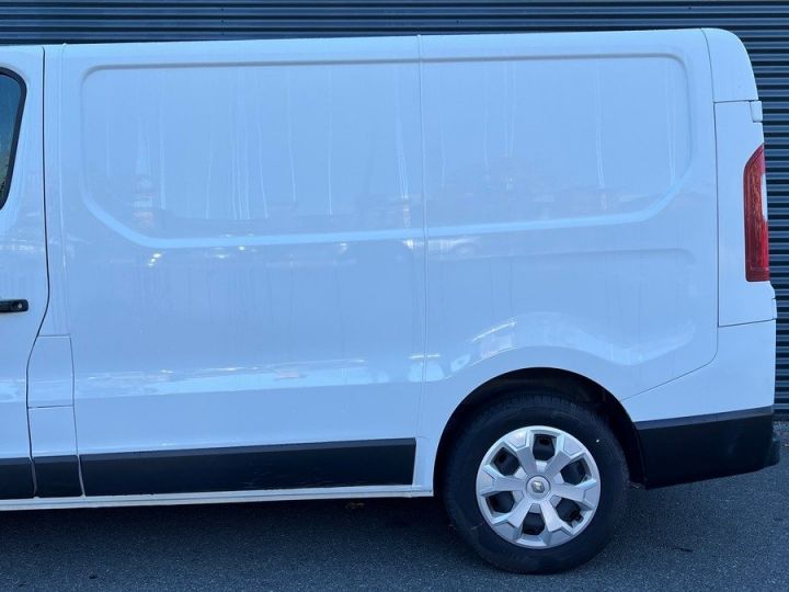 Utilitaire léger Renault Trafic Autre L1H1 2T8 2.0 Blue dCi 130ch Confort Led pure vision/ CarPlay/ TVA Récupérable Blanc Métallisé - 4