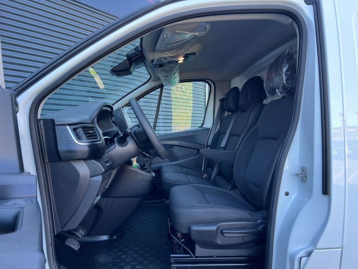 Utilitaire léger Renault Trafic Autre L1H1 2T8 2.0 Blue dCi 130ch Confort Led pure vision/ CarPlay/ TVA Récupérable Blanc Métallisé - 6