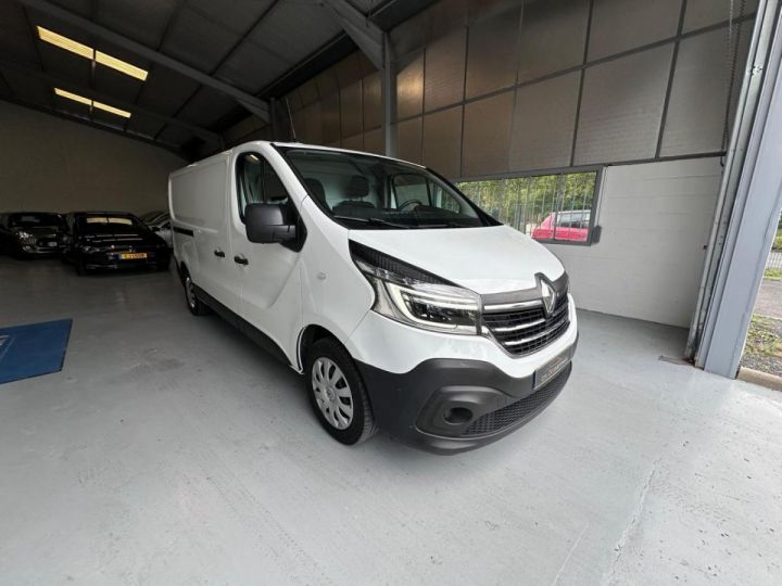 Utilitaire léger Renault Trafic Autre L2H1 1300 Kg 2.0 dCi - 120  Fourgon Confort L2H1 Prix HT BLANC - 18