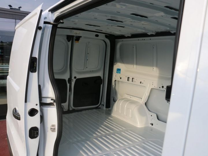 Utilitaire léger Renault Trafic Autre L2H1 3000 Kg 2.0 Blue dCi - 150 III FOURGON Fourgon Grand Confort L2H1 PHASE 3 Blanc Glacier - 8