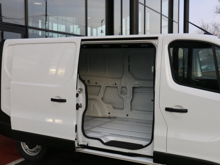 Utilitaire léger Renault Trafic Autre L2H1 3000 Kg 2.0 Blue dCi - 150 III FOURGON Fourgon Grand Confort L2H1 PHASE 3 Blanc Glacier - 7