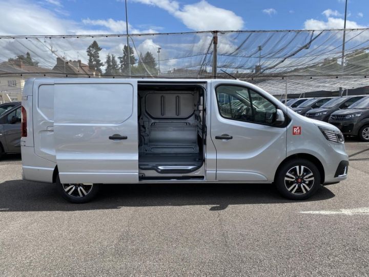 Utilitaire léger Renault Trafic Autre L2H1 FOURGON 3000 Kg 2.0 Blue dCi 150 EDC RED EDITION EXCLUSIVE Gris Highland - 4