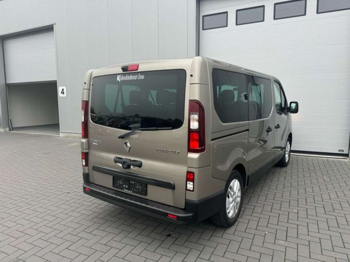 Utilitaire léger Renault Trafic Autre Passenger 1.6 dCi Energy Twin Turbo Luxe -8 PLACES Beige Métallisé - 6