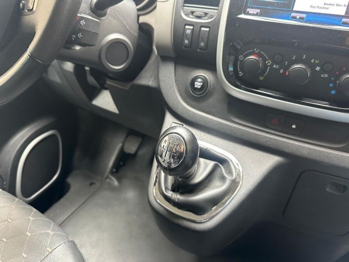 Utilitaire léger Renault Trafic Autre SpaceClass 1.6 DCI 145 ENERGY 9PL Gris Métallisé - 14