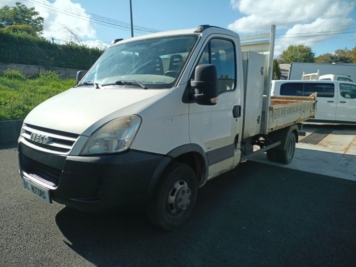 Utilitaire léger Iveco Daily Benne arrière 35C12 2.3L TD 115CH BENNE AVEC CAISSON Blanc - 1