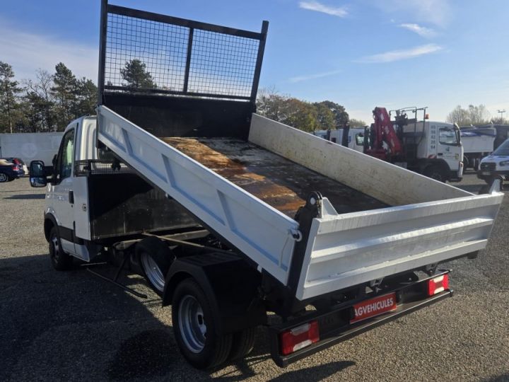 Utilitaire léger Iveco Daily Benne arrière  35C15 TRI-BENNE COFFRE 3T5 MOTEUR 3.0L 150CV BLANC - 2