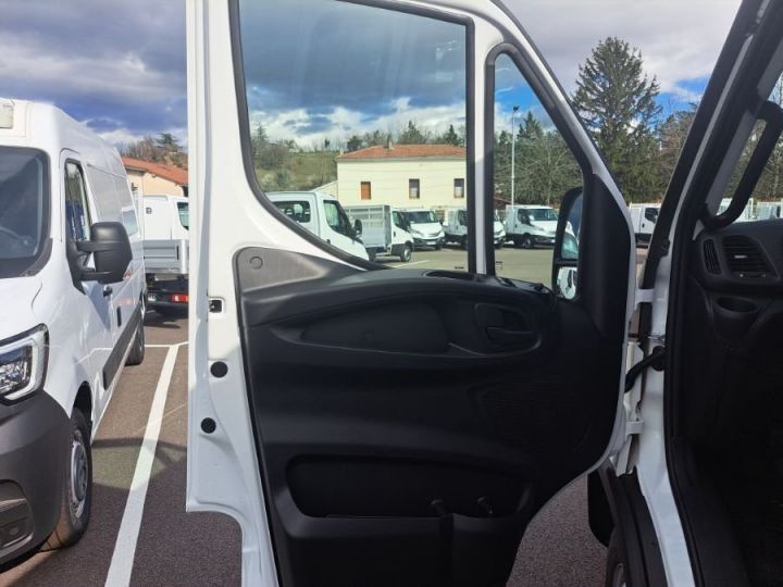 Utilitaire léger Iveco Daily Benne arrière 35C16 BENNE 6 PL 48000E HT Blanc - 23