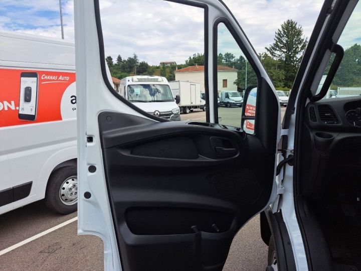 Utilitaire léger Iveco Daily Benne arrière 35C18 BENNE ALU 51900E HT Blanc - 48