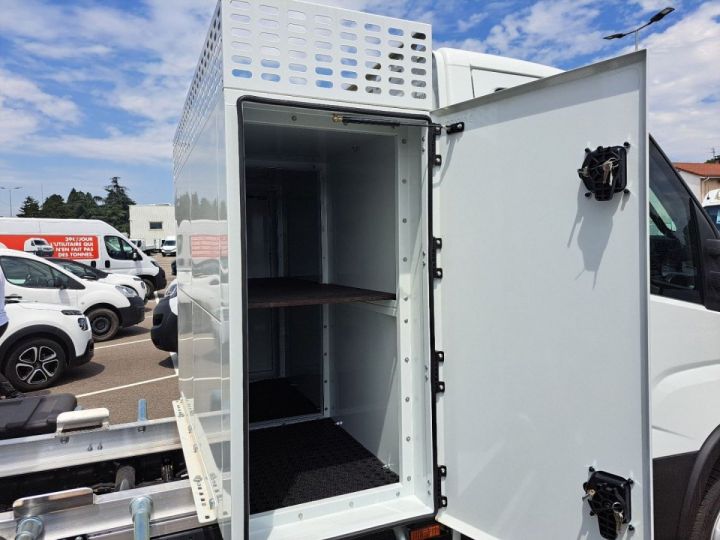 Utilitaire léger Iveco Daily Benne arrière 35C18 BENNE ALU 51900E HT Blanc - 49