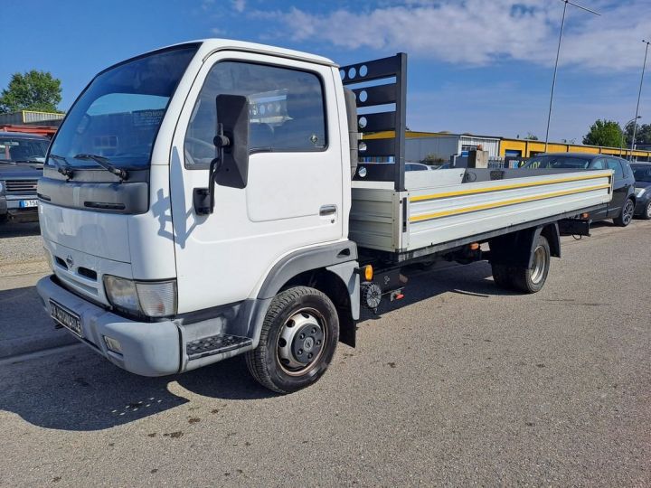 Utilitaire léger Nissan Cabstar Chassis cabine 3.5T 3.0 TD Châssis cabine moyen 125 cv PAS DE TVA Blanc - 1