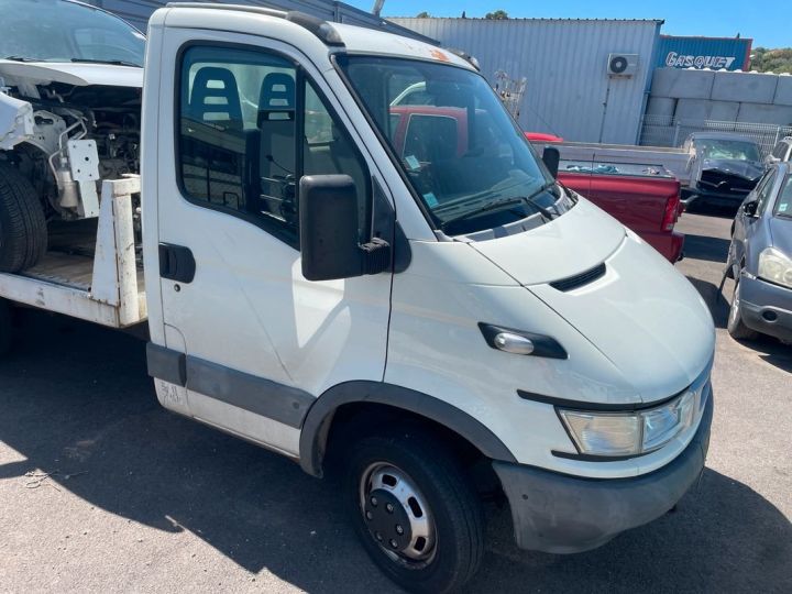 Utilitaire léger Iveco Daily Dépanneuse Dépanneuse td 116 cv échanges reprise Blanc - 2