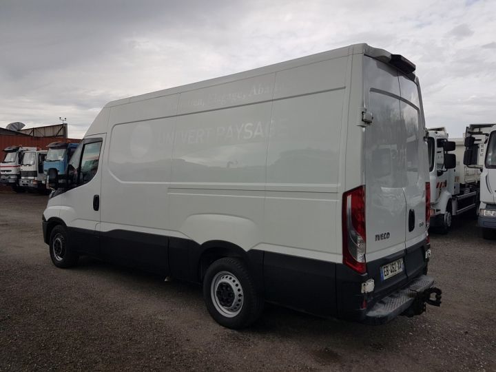 Utilitaire léger Iveco Daily Fourgon tolé 35-150 2.3 V12 BLANC - 5