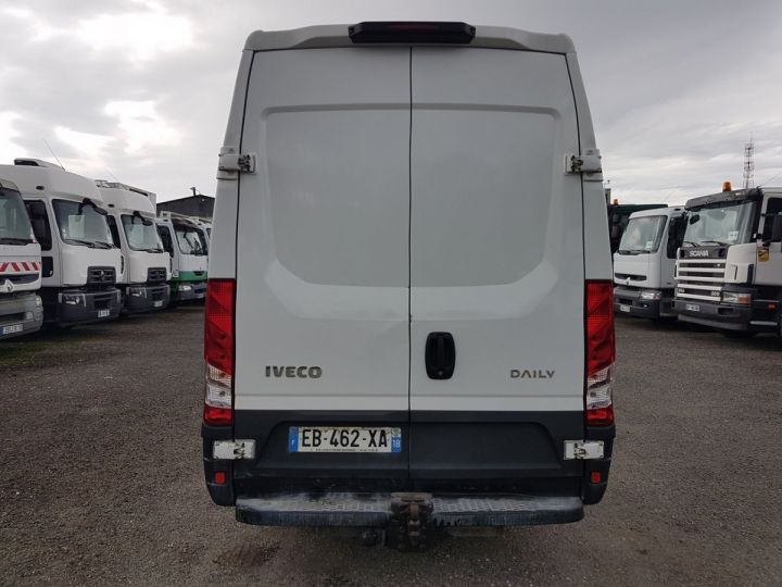 Utilitaire léger Iveco Daily Fourgon tolé 35-150 2.3 V12 BLANC - 6