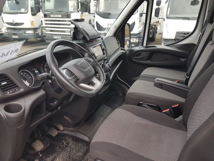 Utilitaire léger Iveco Daily Fourgon tolé 35-160 V12 euro 6 - 2.3hpi - 58000 kms BLANC - 15