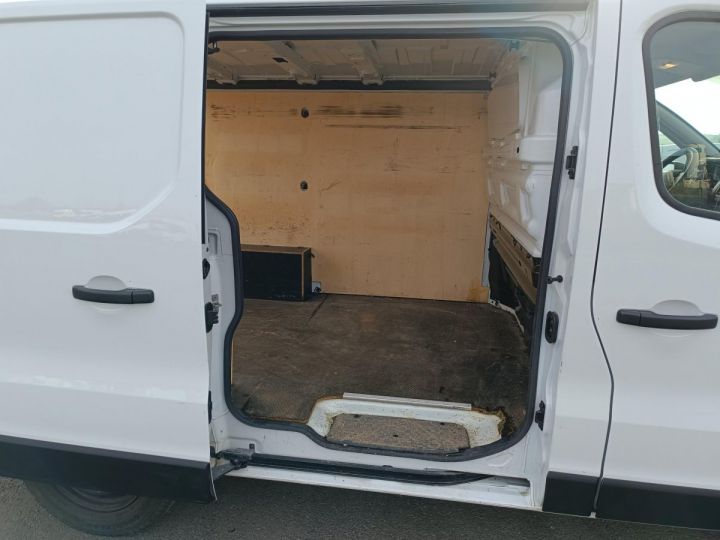 Utilitaire léger Renault Trafic Fourgon tolé 120dci L1H1 BLANC - 9